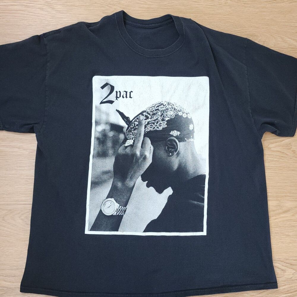 Tupac Shakur Middle Finger Giving The Bird Mens XXL Black Graphic T-Shirt